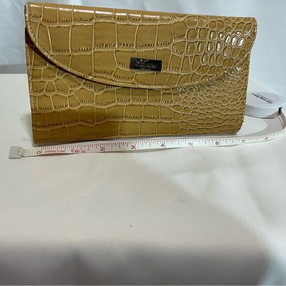 Buxton Faux. Crocodile Skin Trifold Wallet - Picture 3 of 8